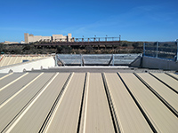 Cubierta de teja curva en Parque temático de Toledo.<br>Cubierta de teja. Panel sándwich y teja